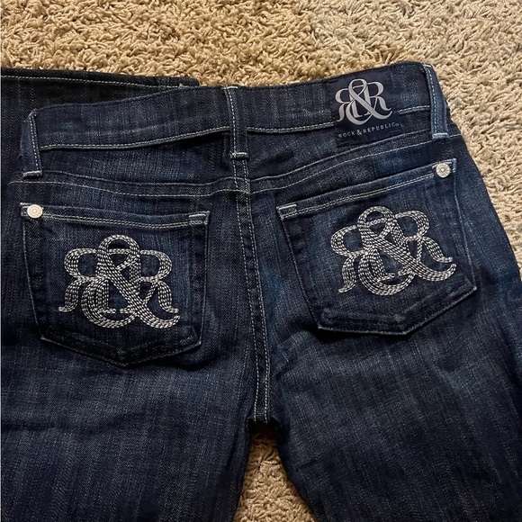 rock and republic boot cut low waisted jeans - Picture 4 of 4